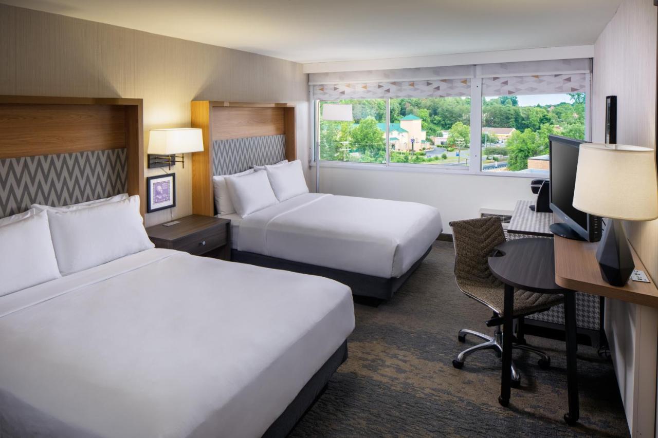 Holiday Inn Express & Suites Charlottesville By Ihg Exterior foto