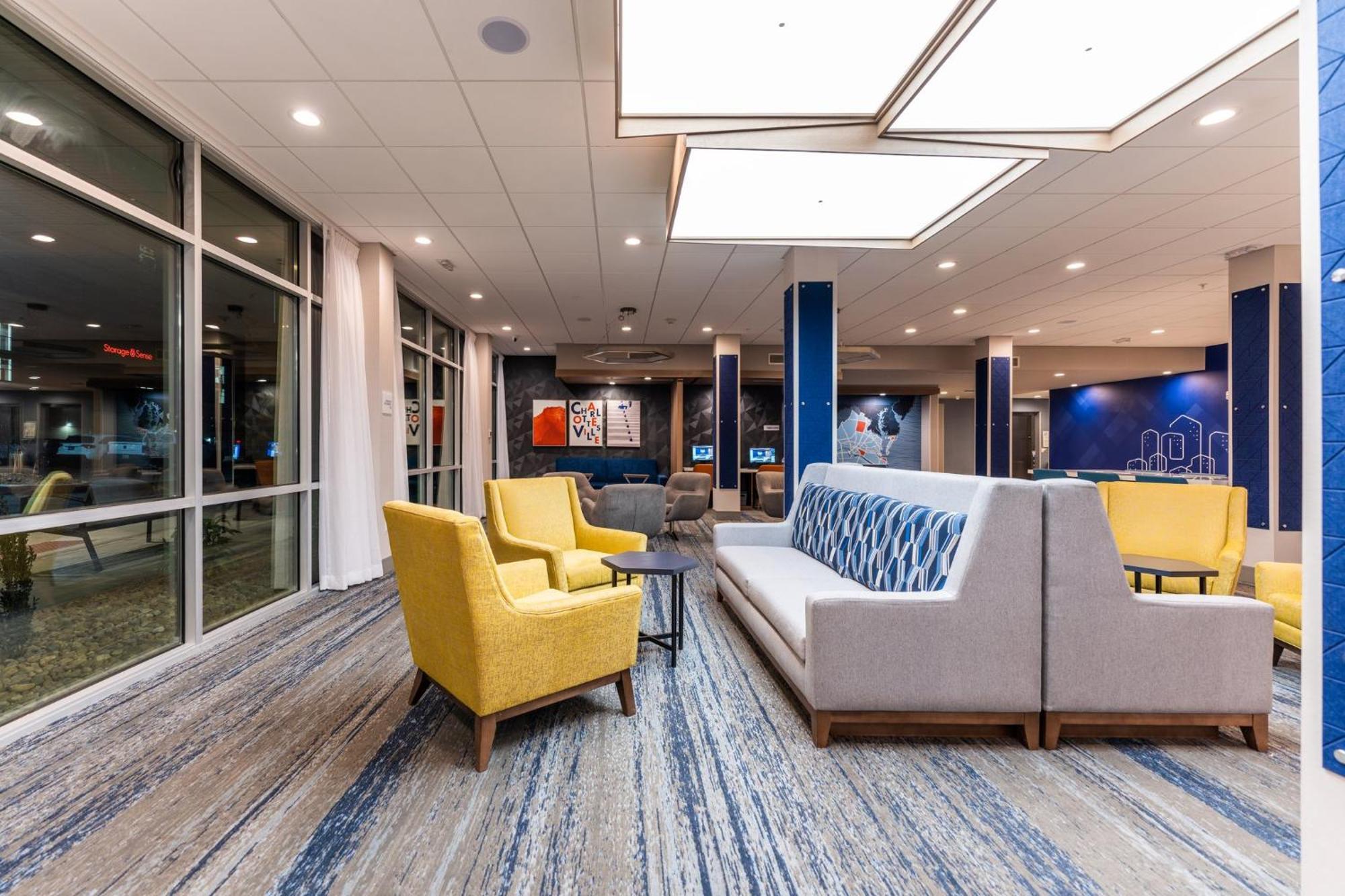 Holiday Inn Express & Suites Charlottesville By Ihg Exterior foto